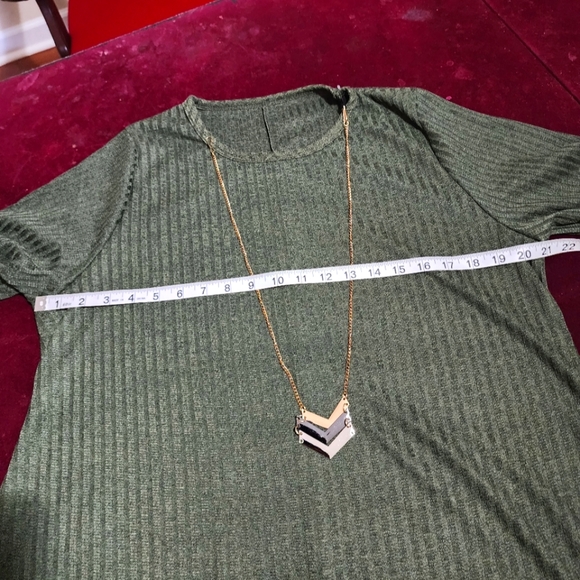 Dark Green Dress 👗 - Picture 4 of 7